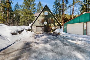 Exterior - Spacious riverfront home near Leavenworth with beach - dog-friendly (Peshastin)