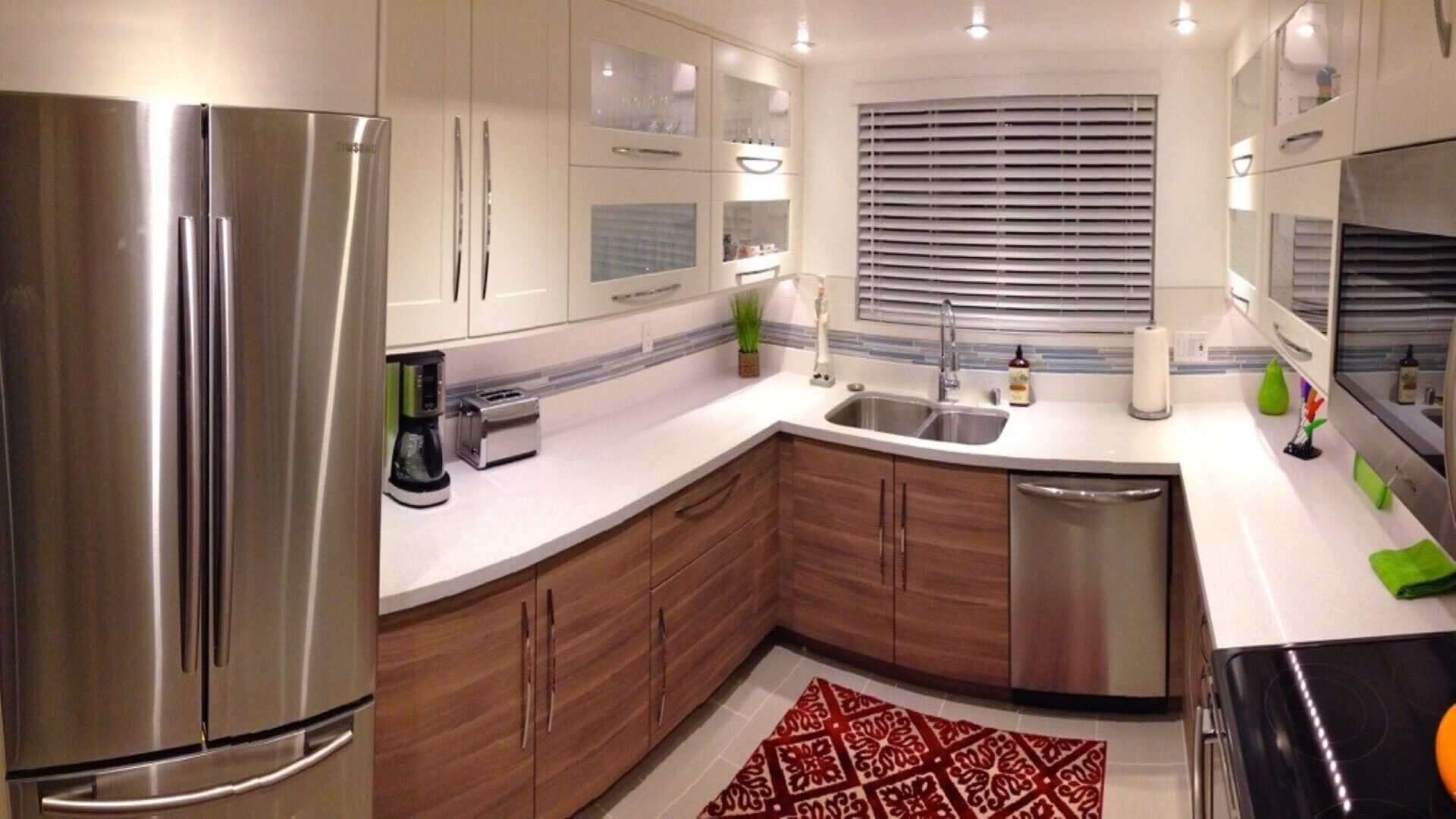 Fridge, oven, coffee/tea maker, cookware/dishes/utensils