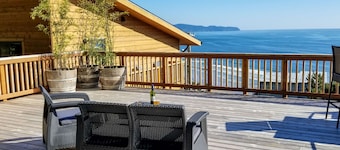 Newly renovated, immaculate ocean view home. Walking distance to the beach!