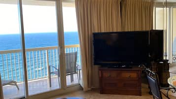 Smart TV, DVD player, stereo