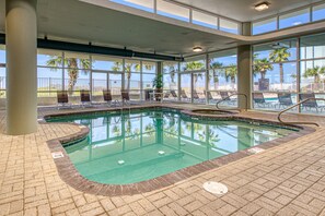 Innenpool, beheizter Pool