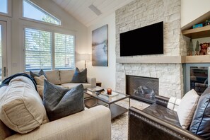 TV, fireplace