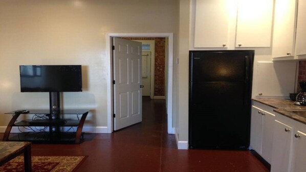 Interior - LU-ZAN SUITES, SUITE B (New Iberia)