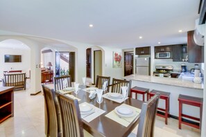 Dining - Two Condos with Pool - Walk to beach (Playas del Coco)