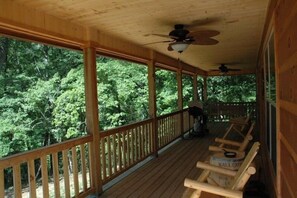 Property grounds - The perfect mountain retreat (Franklin)