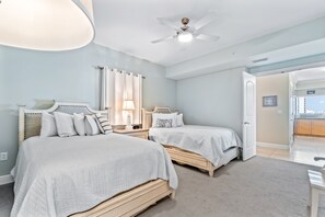 4 多间卧室、熨斗/熨衣板、上网接入、床单