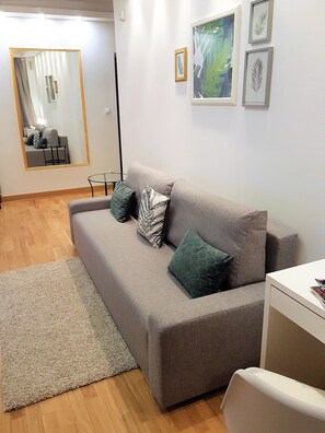 Superior-Apartment | Verdunkelungsvorhänge, schallisolierte Zimmer, Bügeleisen/Bügelbrett