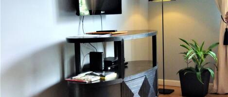 Design Apartment | Blackout drapes, soundproofing, iron/ironing board, free WiFi