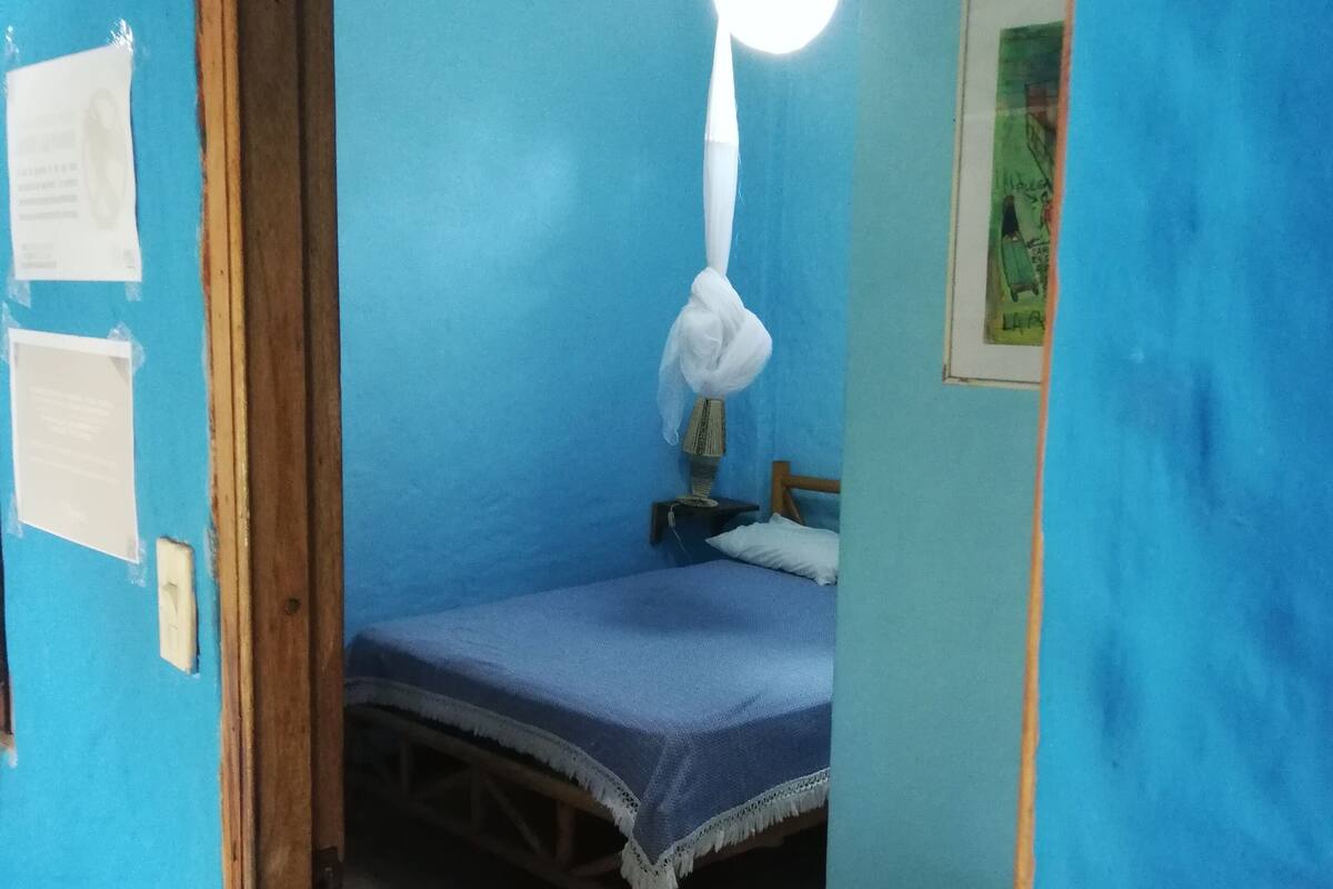 Caja de seguridad en la habitación y decoración personalizada