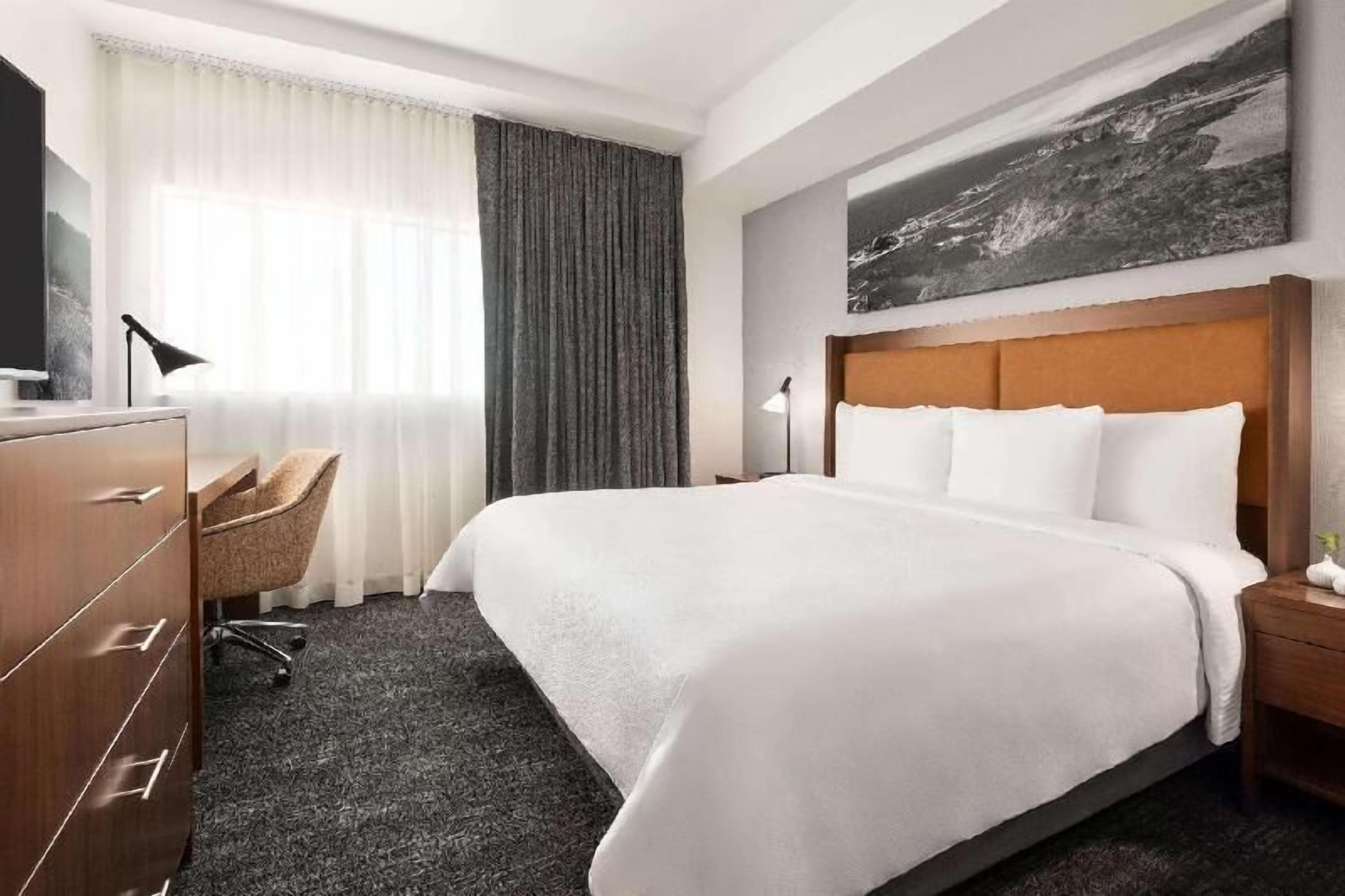 Ropa de cama de alta calidad y escritorio 