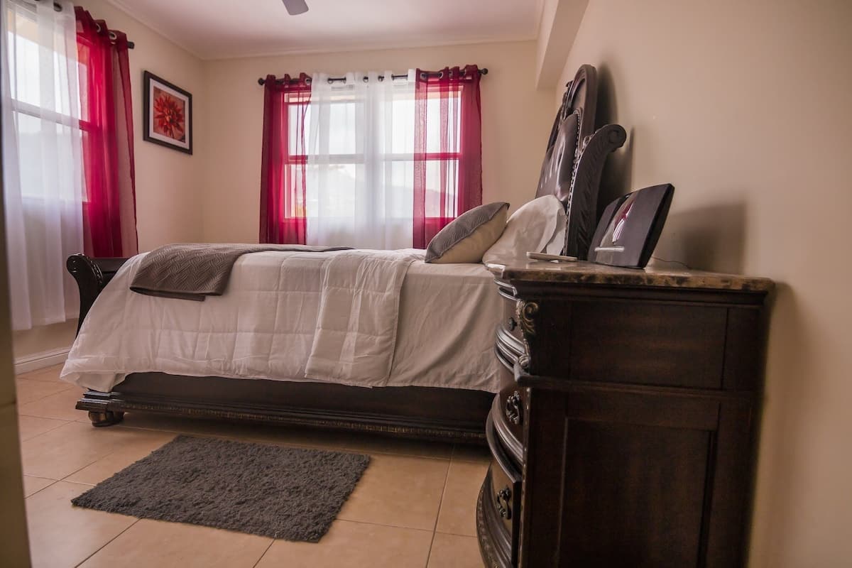 Chambre | 2 chambres, lit avec matelas à plateau-coussin