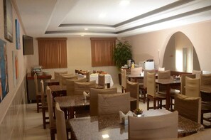 Bao gồm bữa sáng buffet hàng ngày 