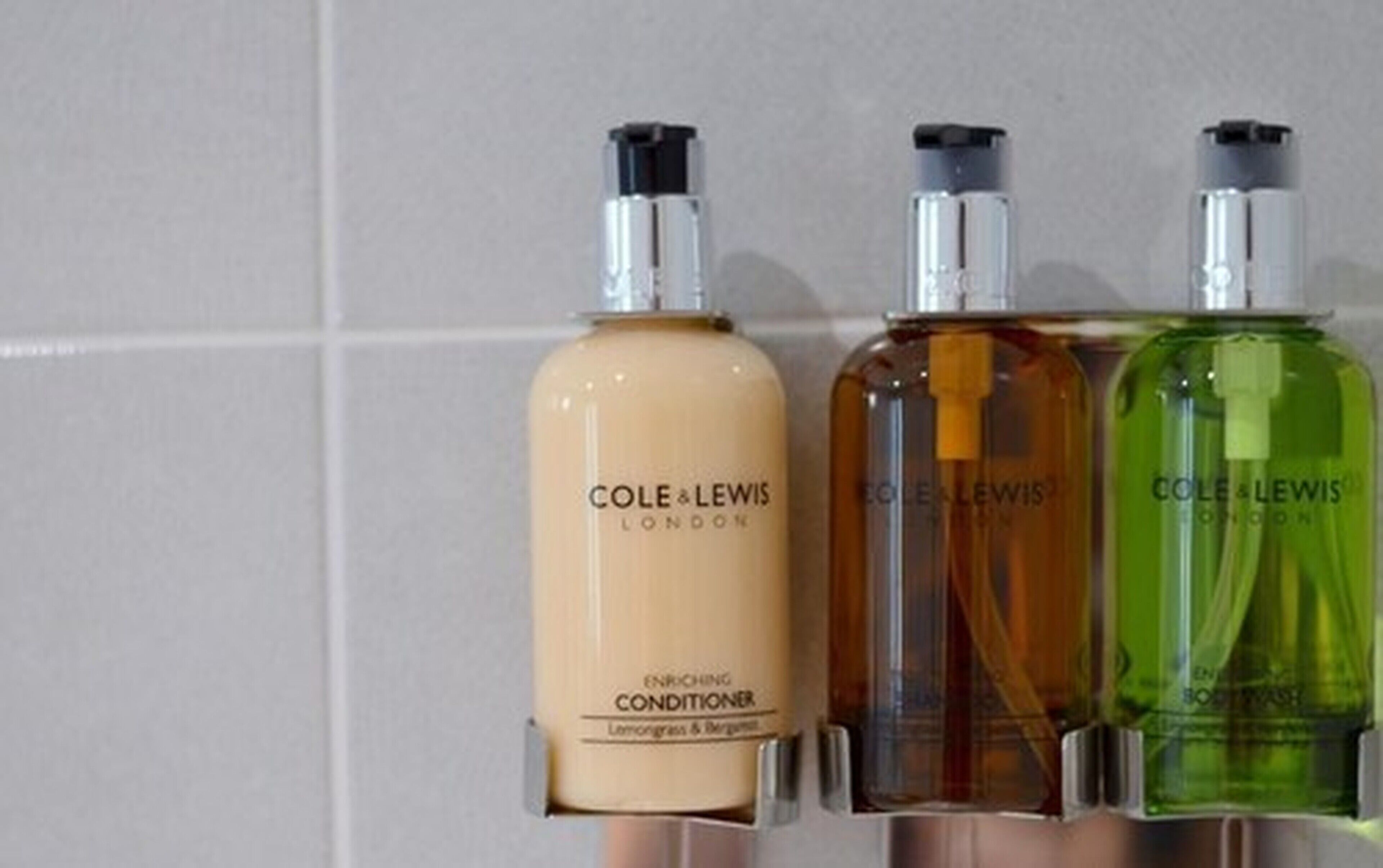 room, 1 king bed, ensuite, sea facing | bathroom | shower, free toiletries, hair dryer, towels