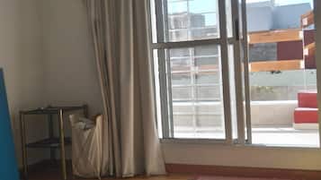 Comfort House, 2 Bedrooms, Private Bathroom | Living room | Flat-screen TV