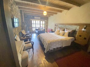 Deluxe Room, Fireplace, Corner | Premium bedding, free minibar items, individually decorated - PluVia Boutique Hotel (Ayvacik)