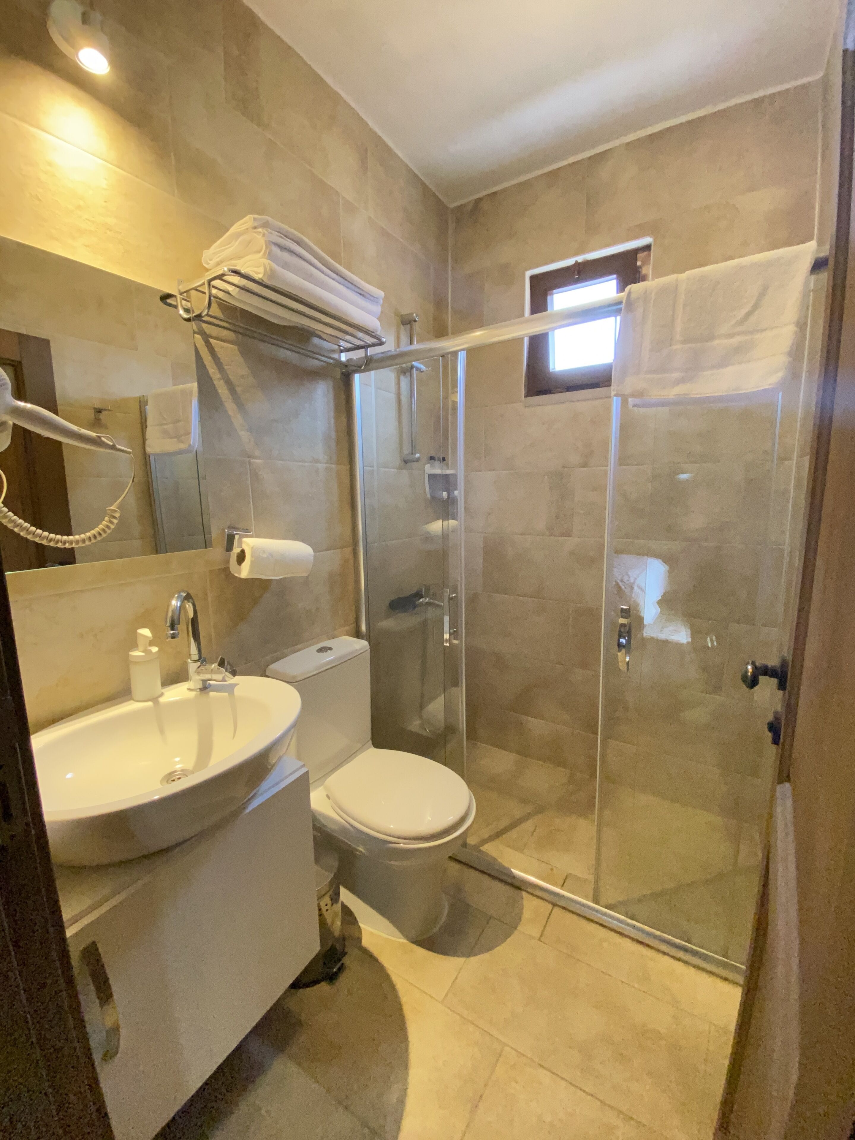 basic double room, balcony | bathroom | shower, rainfall showerhead, free toiletries, hair dryer