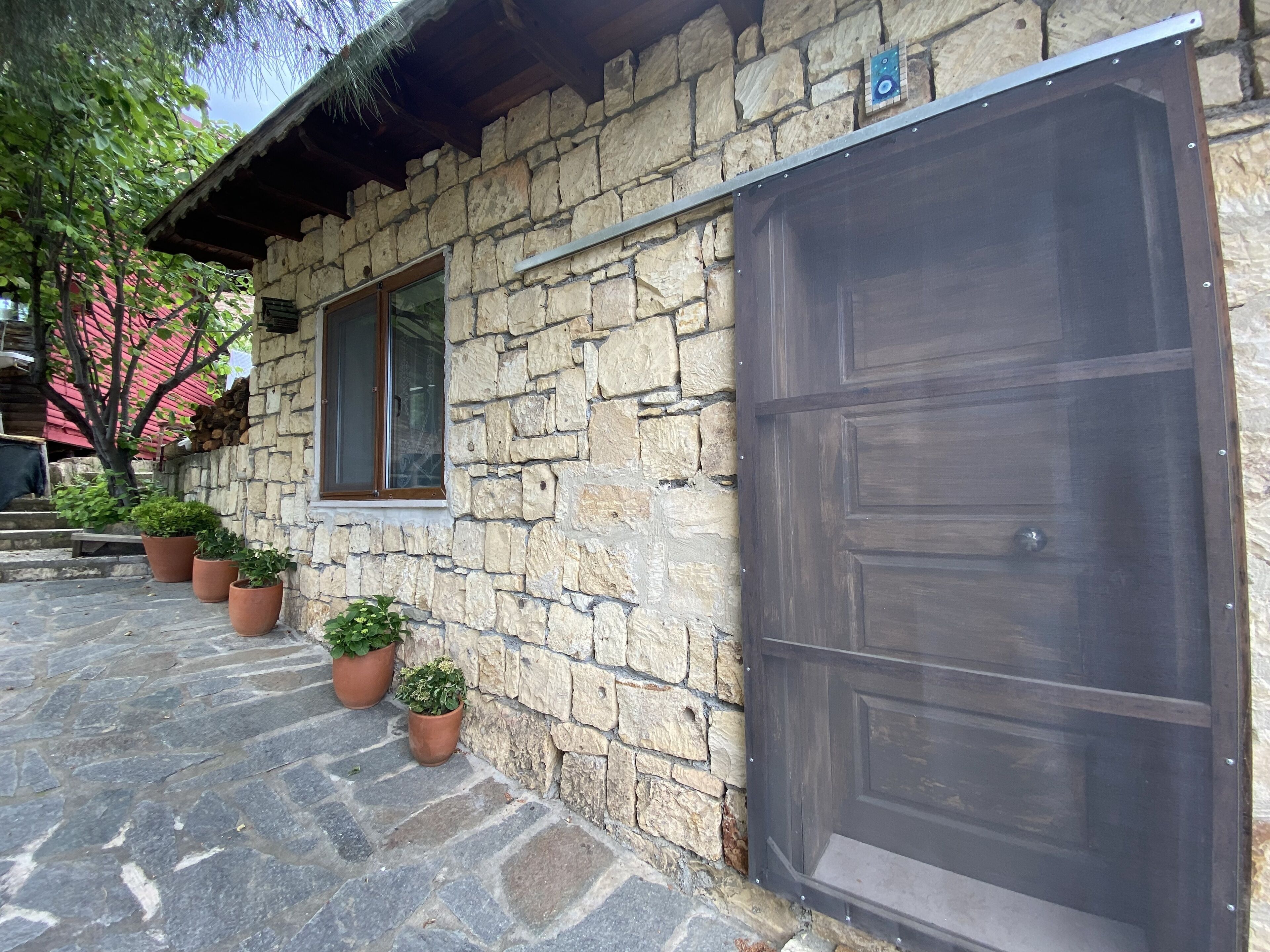 exclusive room | living area | 33-inch lcd tv with satellite channels, tv