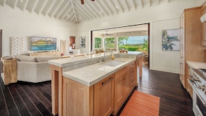 Bungalow, 3 Bedrooms (16) | Private kitchen