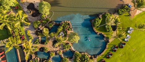 5 buitenzwembaden, parasols voor strand/zwembad