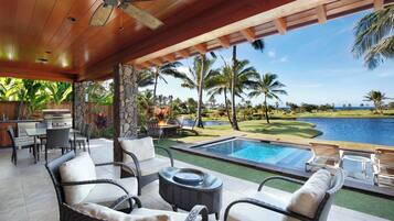 Villa, 4 Bedrooms (4) | Front of property