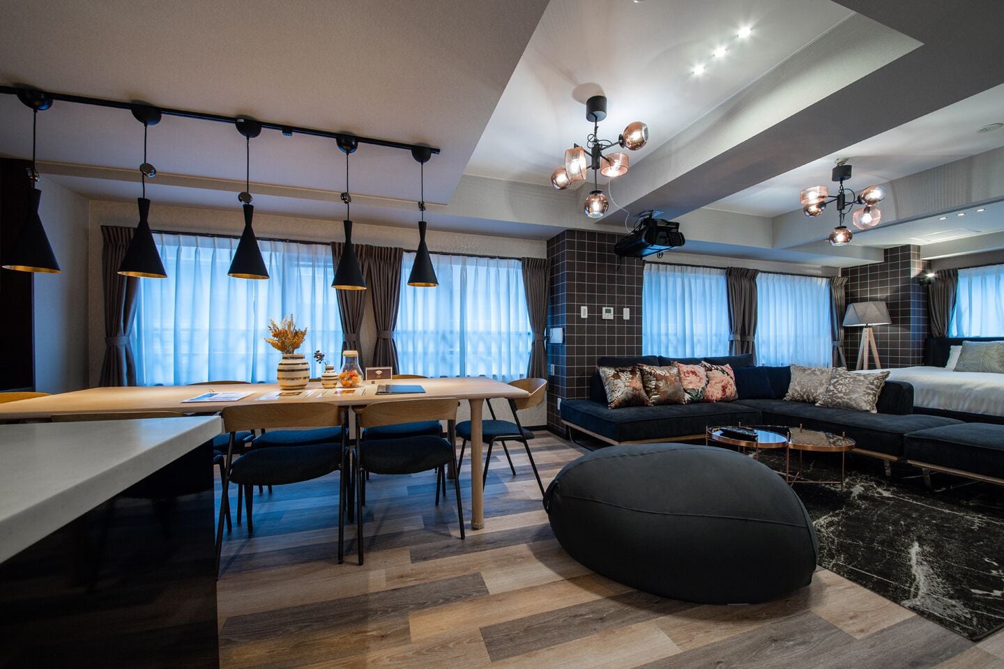 Theater Luxury Room, Non Smoking | In-room dining