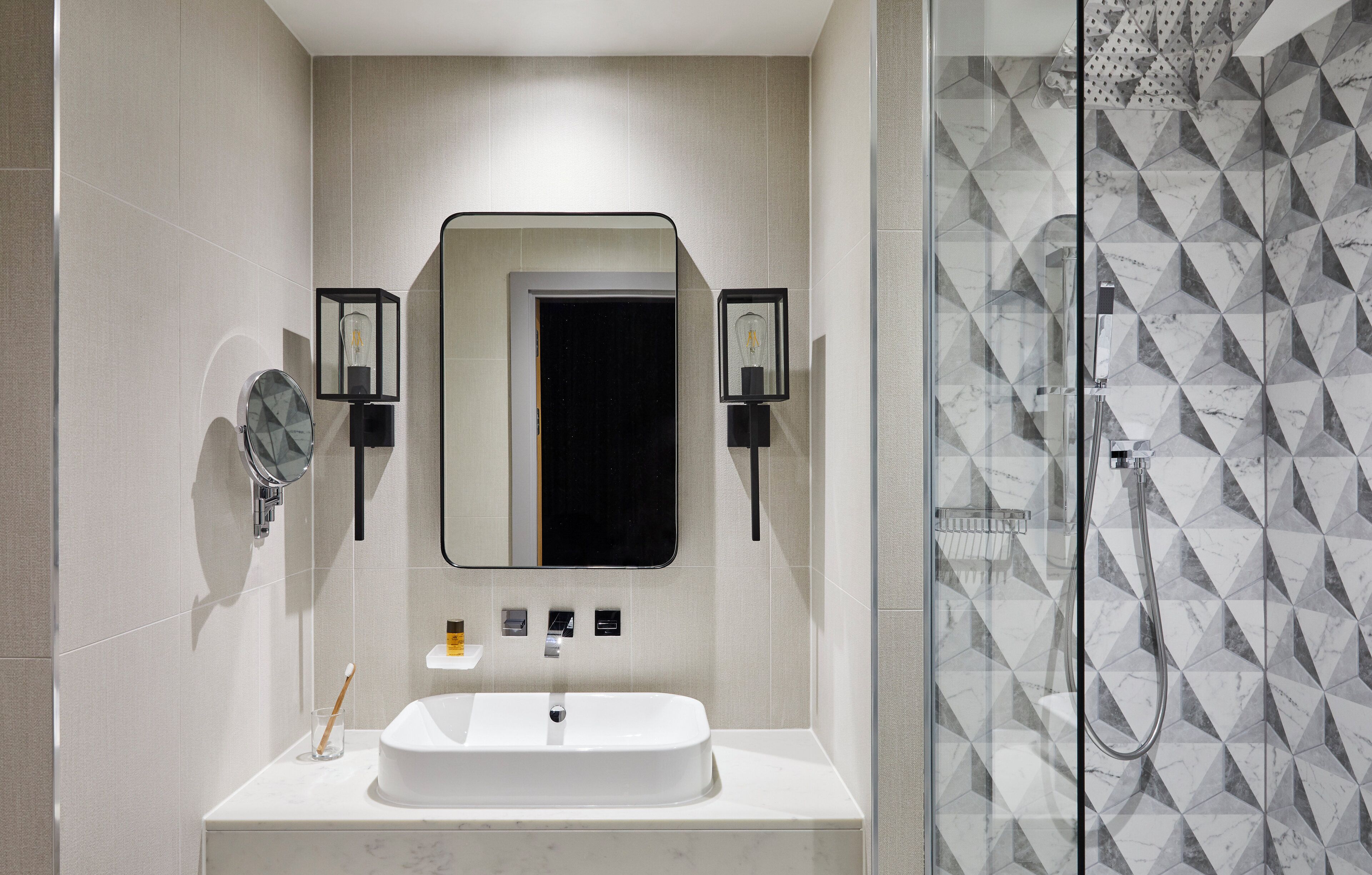 Premium Room, 1 King Bed | Bathroom | Shower, rainfall showerhead, free toiletries, hair dryer