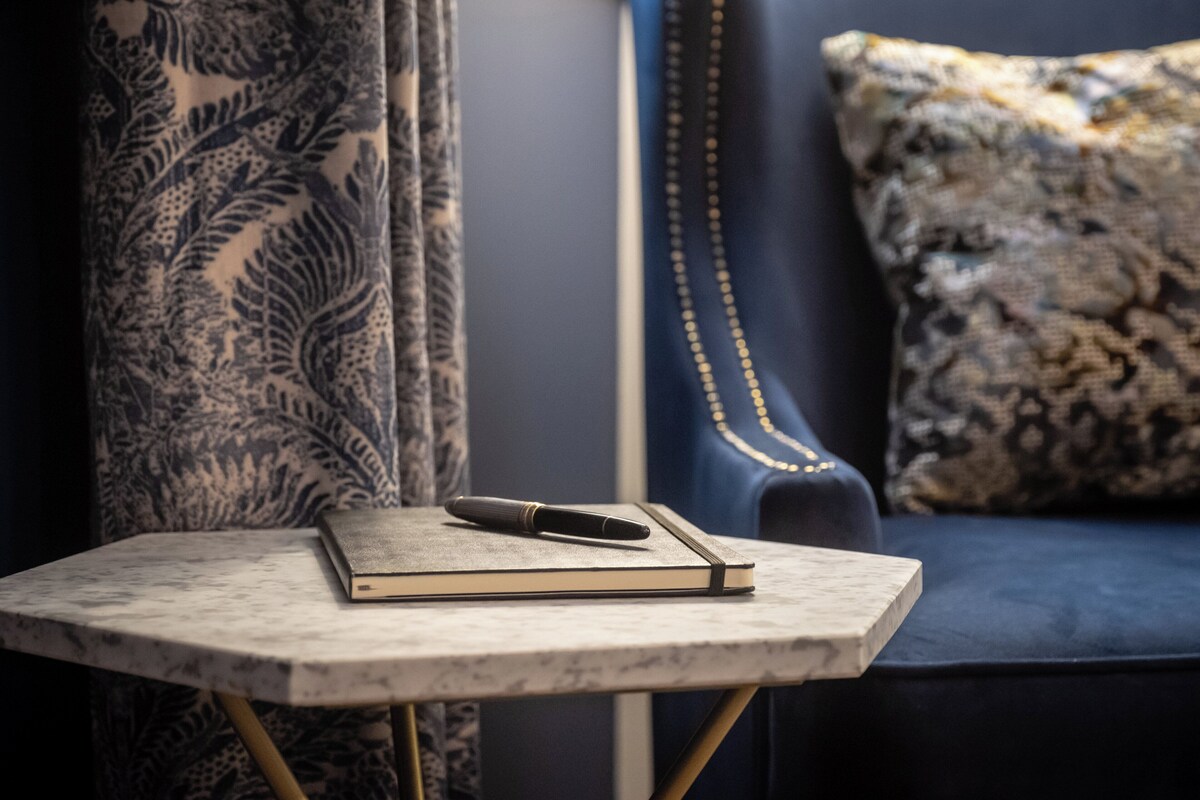 Premium Room, 1 King Bed | Room amenity
