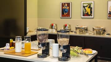 Desayuno buffet todos los días (con cargo)