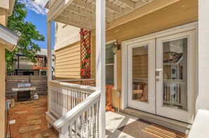 Terrace/patio - House + Garage Apartment - Mins to DT + Zilker! (Austin)