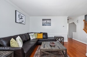 Télévision, livres, vidéothèque