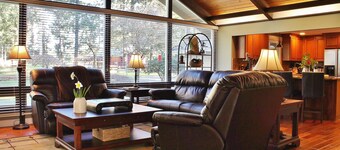 Luksus i nordvestlig stil nær inngangsporten til Mount Rainier og nasjonale skoger