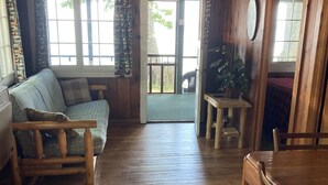 Smart TV - Cabin #3 - "Tamarack" (Carp Lake)