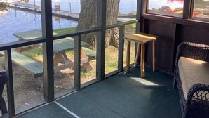 Interior - Cabin #3 - "Tamarack" (Carp Lake)