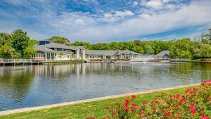 Exterior - Beachwoods Resort, spacious deluxe 3 bedroom suite (Kitty Hawk)