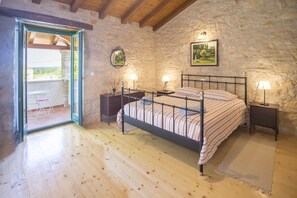 3 slaapkamers, een kluis op de kamer, een strijkplank/strijkijzer