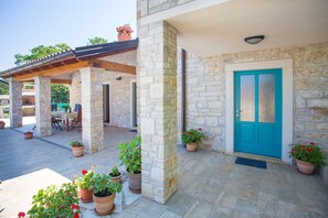 Outdoor dining - Villa Medvidici for your holiday in Istria (Medvidići)