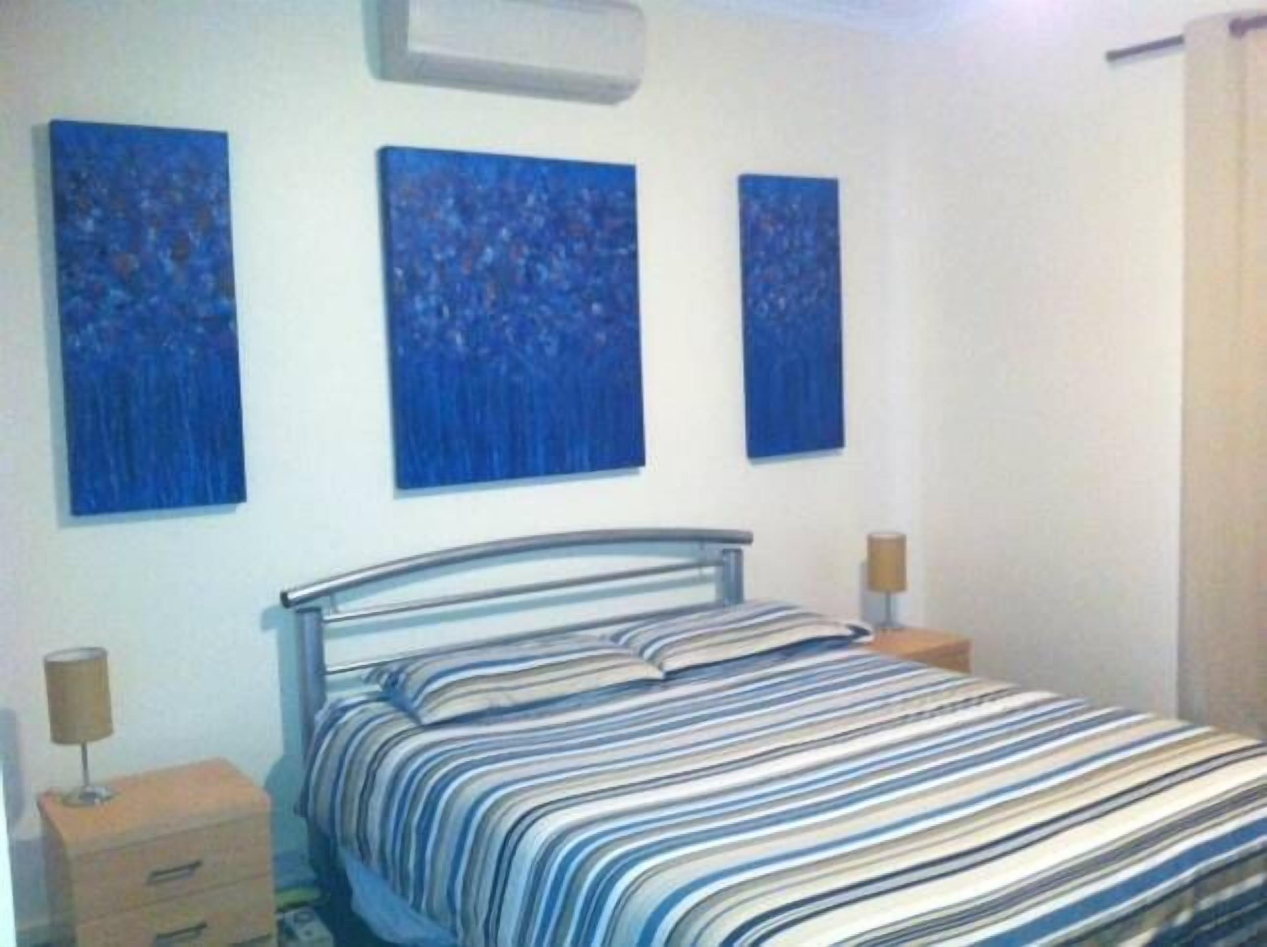 Free WIFI **200m to beach** R/C Air in all rooms  — image 2