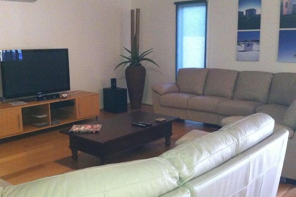 Open plan lounge, dining , kitchen