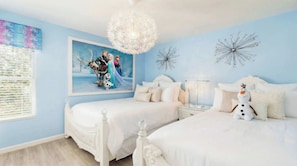 6 bedrooms, in-room safe, iron/ironing board, travel cot