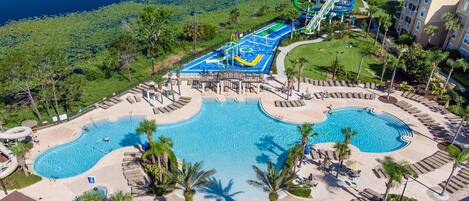 Alberca al aire libre y alberca climatizada