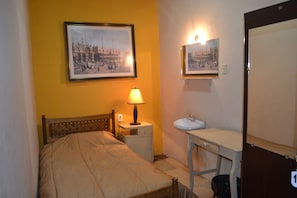 In-room safe, free WiFi