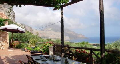 Bed & Breakfast in einem renovierten Bauernhaus mit Meerblick in der Nähe von San Vito lo Capo