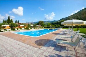 Piscine extérieure, piscine chauffée