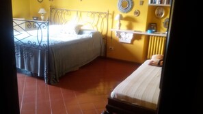 4 chambres, fer et planche à repasser, Wi-Fi gratuit, draps fournis