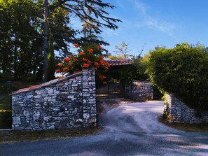 Property grounds - Villa Tucciano, 70 km from Rome, ideal for visiting Lazio, Umbria and Tuscany (Orte)