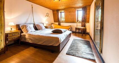 Gßte citadin 3 épis, de 7 à 9 personnes dans la vallée de l'Ourthe.