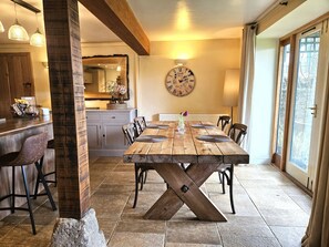 Dining - STUNNING VIEWS at " stylish Cotswold cottage" in AONB (Brimscombe)