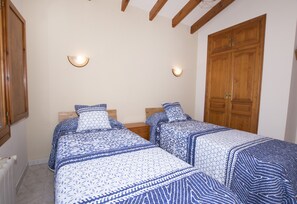 3 habitaciones, tabla de planchar con plancha y wifi gratis