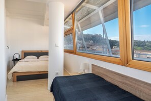 2 bedrooms, desk, iron/ironing board, free WiFi - Urban Loft with balcony across the Acropolis! (Athina)