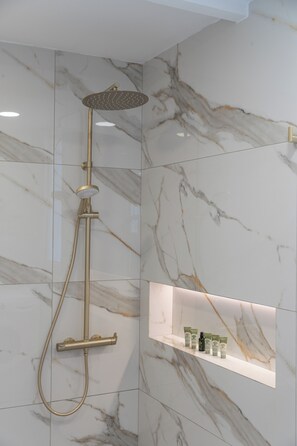 Shower, hair dryer, towels, toilet paper - Urban Loft with balcony across the Acropolis! (Athina)
